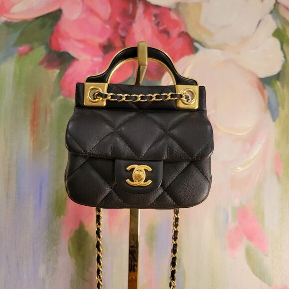 Chanel Matelasse Mini Chain Clutch Bag Lambskin Black Crossbody Bag - Picture 1 of 6